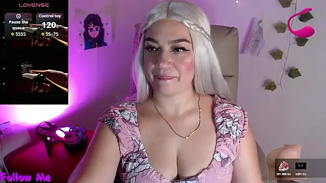 Snapshot of Carolina_2403 chatting on April 9, 2026, 11:10 pm Carolina 2403 online show from April 9, 2026, 11:10 pm