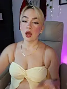 Carolina 2403 online show from July 11, 2026, 10:55 pm