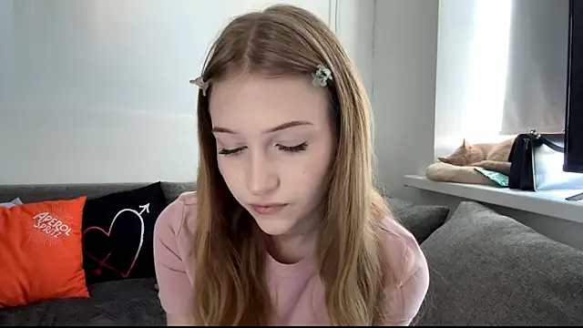 KatrineDrea online show from April 28, 2026, 1:16 pm