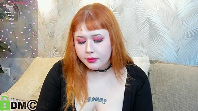 Snapshot of Roxy_Moor chatting on June 17, 2026, 9:12 am Roxy Moor online show from June 17, 2026, 9:12 am