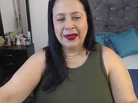 carlareyesk977 online show from April 4, 2026, 3:09 pm