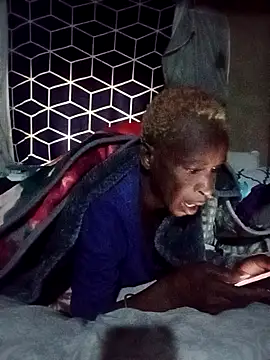 Naughtygrany online show from May 13, 2026, 5:49 am