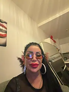 Ruyaaqueen online show from April 1, 2026, 12:00 am