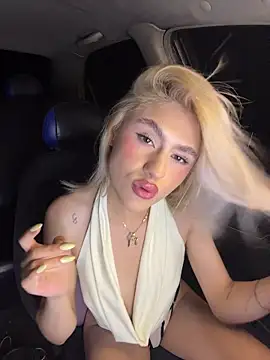 Snapshot of Lia_fire chatting on April 2, 2026, 5:16 am Lia fire online show from April 2, 2026, 5:16 am