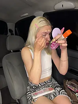 Snapshot of Lia_fire chatting on April 3, 2026, 3:04 am Lia fire online show from April 3, 2026, 3:04 am