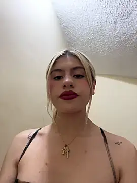 Snapshot of Lia_fire chatting on May 14, 2026, 1:18 pm Lia fire online show from May 14, 2026, 1:18 pm