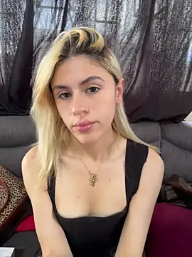Snapshot of Lia_fire chatting on May 18, 2026, 7:09 pm Lia fire online show from May 18, 2026, 7:09 pm