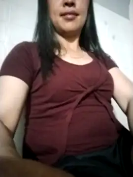Lisa-aa online show from May 4, 2026, 1:29 pm