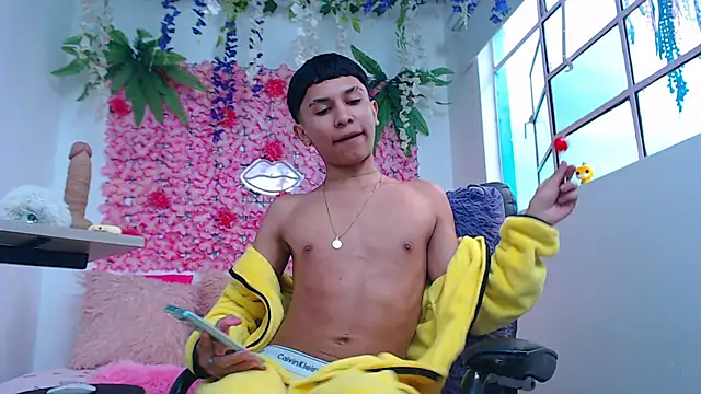 Thiagorincon22 online show from March 31, 2026, 9:26 pm