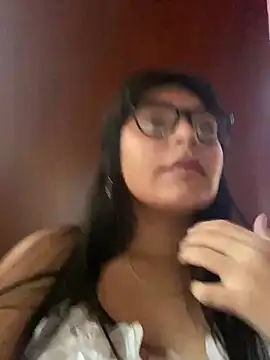 SamanthaColen  online show from May 11, 2026, 9:12 pm