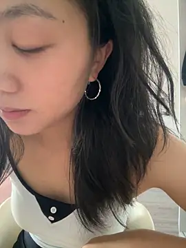 Shanshan 1267 online show from May 29, 2026, 8:56 am