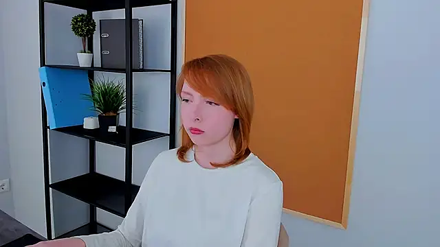 CherryCrushLove online show from April 4, 2026, 6:44 am