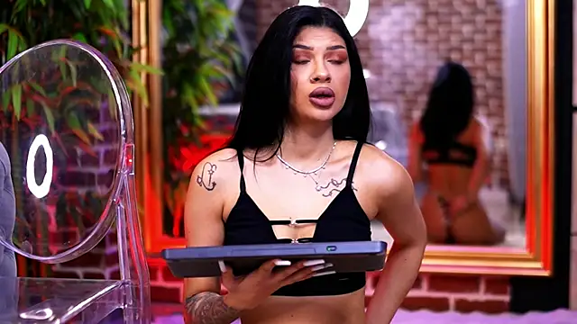 SpicyLeyla online show from April 18, 2026, 6:12 pm