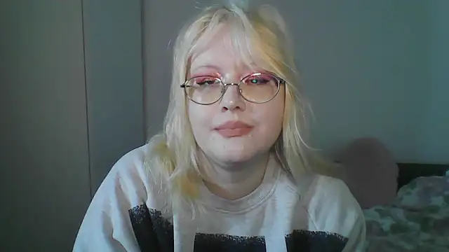 Snapshot of Elayne_Sweet chatting on April 12, 2026, 8:08 am Elayne Sweet online show from April 12, 2026, 8:08 am