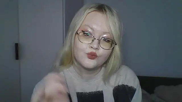 Snapshot of Elayne_Sweet chatting on May 19, 2026, 6:09 am Elayne Sweet online show from May 19, 2026, 6:09 am