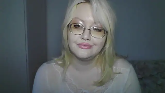 Snapshot of Elayne_Sweet chatting on May 20, 2026, 6:08 am Elayne Sweet online show from May 20, 2026, 6:08 am