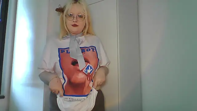 Snapshot of Elayne_Sweet chatting on May 30, 2026, 6:10 am Elayne Sweet online show from May 30, 2026, 6:10 am