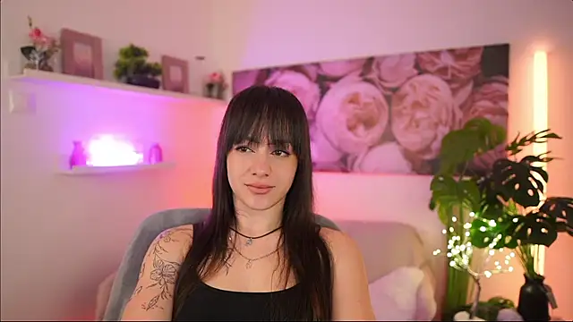 Clara Dee online show from April 3, 2026, 8:12 am