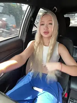 Kiss Auroraa online show from April 11, 2026, 3:55 am