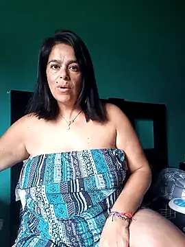 lucianamorocha online show from May 8, 2026, 1:05 pm