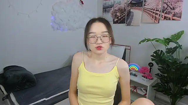 Snapshot of syuri_sun chatting on June 20, 2026, 3:26 pm syuri sun online show from June 20, 2026, 3:26 pm