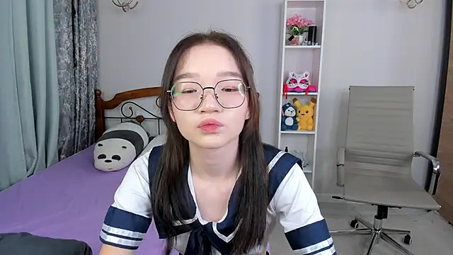 Snapshot of syuri_sun chatting on June 25, 2026, 4:33 pm syuri sun online show from June 25, 2026, 4:33 pm