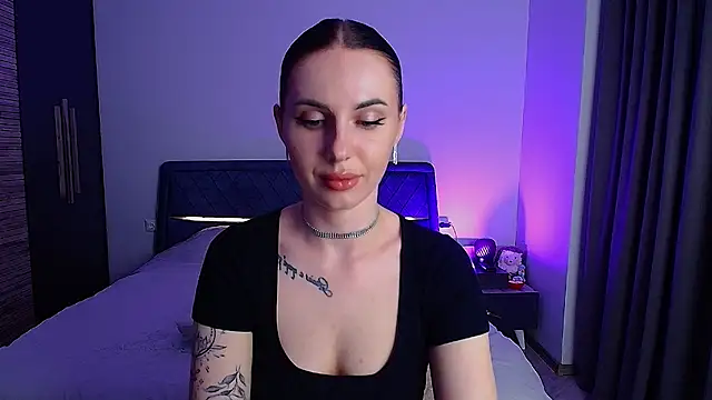 Sour Berry  online show from April 28, 2026, 5:07 pm