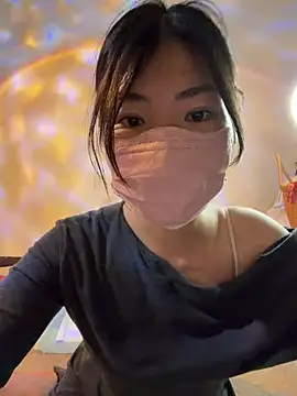 Xiaoyunduo1 online show from April 13, 2026, 3:17 pm