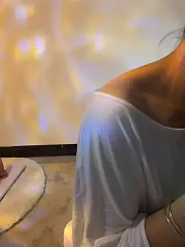 Xiaoyunduo1 online show from April 15, 2026, 4:19 am