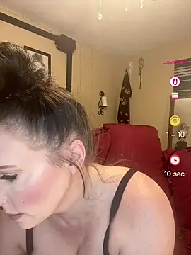Snapshot of taylorsunshine chatting on May 4, 2026, 2:18 am taylorsunshine online show from May 4, 2026, 2:18 am