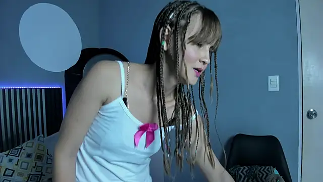 Alina Valmont online show from April 1, 2026, 7:22 pm