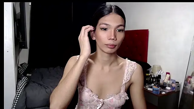 hikarilust23xx online show from May 27, 2026, 7:11 pm