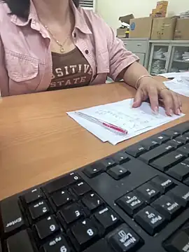 -LyLy24 online show from April 2, 2026, 3:48 am