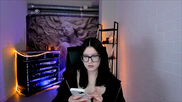 JennyGibson online show from April 8, 2026, 5:07 am