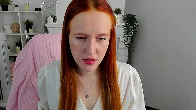 Snapshot of EvaBellea chatting on April 7, 2026, 2:50 pm EvaBellea online show from April 7, 2026, 2:50 pm