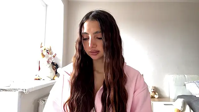 AlvinaMair online show from April 13, 2026, 7:47 am
