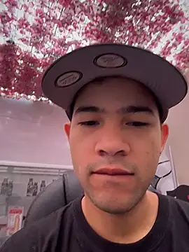 Snapshot of Mr_Yonder chatting on April 3, 2026, 12:58 pm Mr Yonder online show from April 3, 2026, 12:58 pm