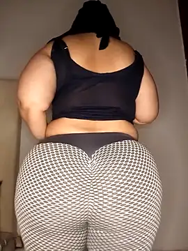 Sexy yassimna online show from April 14, 2026, 3:40 pm