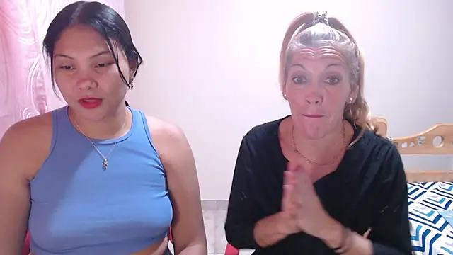 juliachannelhot online show from April 13, 2026, 8:58 pm