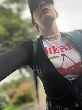 Samyra Biker12 online show from May 27, 2026, 12:02 pm
