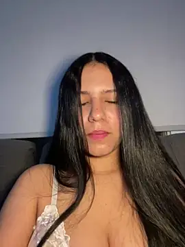 Snapshot of IsabelaRivers chatting on April 12, 2026, 6:40 am IsabelaRivers online show from April 12, 2026, 6:40 am