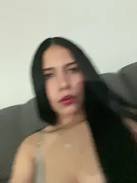Snapshot of IsabelaRivers chatting on May 23, 2026, 5:45 am IsabelaRivers online show from May 23, 2026, 5:45 am