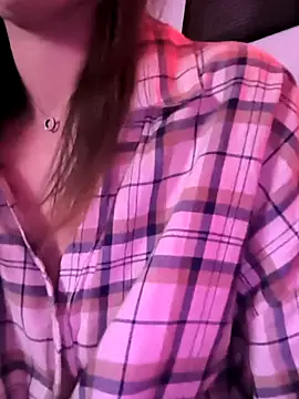 Snapshot of ulika_200419 chatting on April 4, 2026, 3:49 am ulika 200419 online show from April 4, 2026, 3:49 am