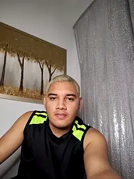 boyhot07 online show from April 4, 2026, 6:55 am