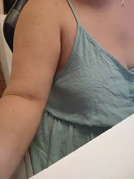dayanesexxy online show from July 8, 2026, 9:03 am