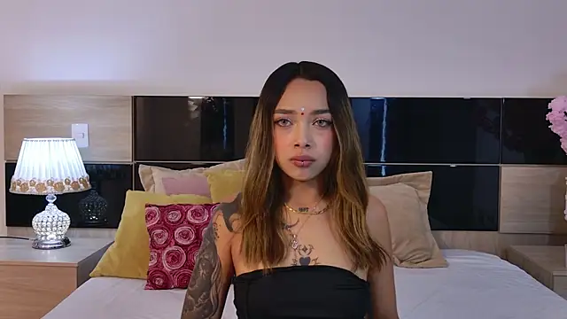 LaraBelmon online show from May 9, 2026, 9:09 pm