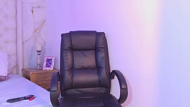 LaraBelmon online show from July 12, 2026, 2:52 pm
