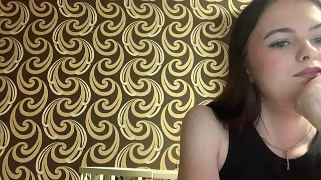 KikiAmino online show from May 1, 2026, 5:23 am