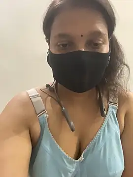 Monika 6999 online show from April 29, 2026, 3:38 pm