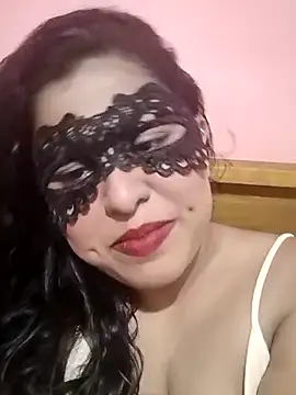 Maskedcurves online show from April 4, 2026, 7:44 pm